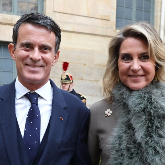 Mais avant de la rencontrer, il était en couple avec une femme politique aujourd'hui célèbre
Manuel Valls et sa femme Susana Gallardo Torrededia - Mario Vargas Llosa fait son entrée à l'Académie française, le 9 février 2023. Comme le veut la tradition, l'auteur péruviano-espagnol, prix Nobel de littérature 2010, fera l'éloge de son prédécesseur, M.Serres, lors de son discours d'intronisation à l'Académie française. © Dominique Jacovides / Bestimage 