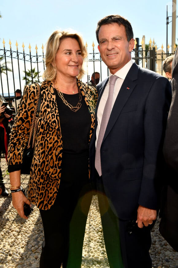 Manuel Valls et sa femme Susana Gallardo lors des Entretiens de Nice organisés par le quotidien régional Nice-Matin qui ont eu lieu au Centre Universitaire Méditerranéen, le 15 octobre 2021. © Bruno Bebert / Bestimage 