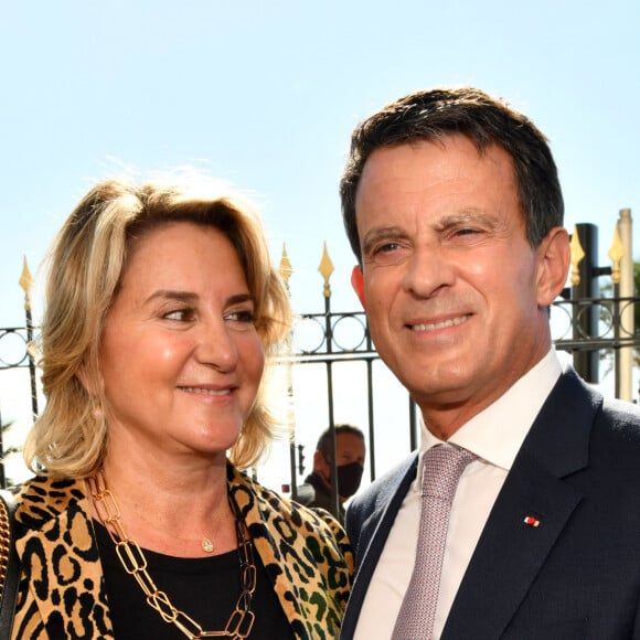 Manuel Valls et sa femme Susana Gallardo lors des Entretiens de Nice organisés par le quotidien régional Nice-Matin qui ont eu lieu au Centre Universitaire Méditerranéen, le 15 octobre 2021. © Bruno Bebert / Bestimage 