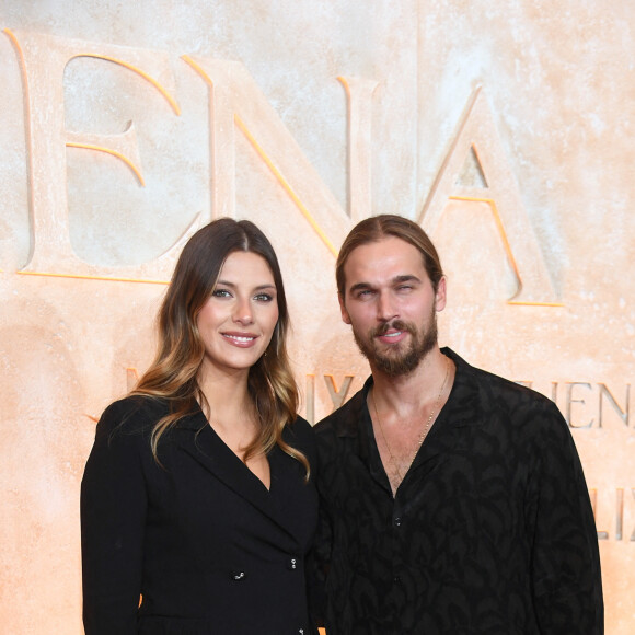 Info - Camille Cerf est enceinte de son premier enfant - Camille Cerf (Miss France 2015) et son compagnon Théo Fleury - Avant-première du film "Athena" à la salle Pleyel à Paris le 13 septembre 2022 © Giancarlo Gorassini / Bestimage