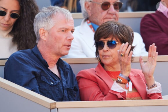 Julien Arnaud et Nathalie Renoux en tribunes lors des Internationaux de France de tennis de Roland Garros 2023 à Paris, France, le 2 juin 2023. © Moreau-Jacovides/Bestimage 