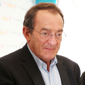 Exclusif - Jean-Pierre Pernaut reçoit le Prix Saint-Roch (Saint Patron des antiquaires) lors de la 96ème édition de la foire de Chatou (la plus célèbre et ancienne foire à la brocante de France) en France, le 14 mars 2018. © Denis Guignebourg/Bestimage 