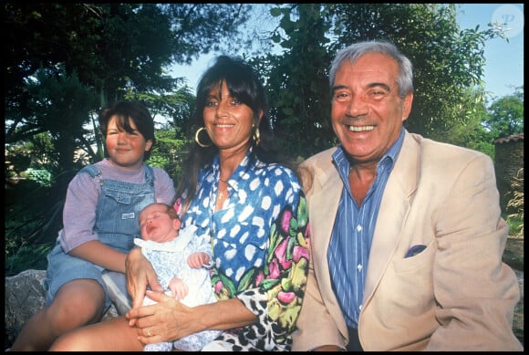 Franck Fernandel et sa femme Corinne Delahaye, avec leur fils Vincent et leur fille Manon en 1992.