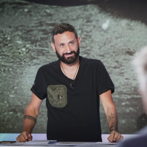 A l'instar de Cyril Hanouna, animateur phare de "Touche pas à mon poste" et de ses chroniqueurs. Aux dernières nouvelles, le papa de Lino et Bianca retrouvera l'antenne le 4 septembre 2023. Nul doute que les téléspectateurs seront au rendez-vous pour découvrir sa nouvelle team.
Exclusif - Cyril Hanouna - Plateau de l'émission TPMP (Touche Pas à Mon Poste) présentée en direct par C.Hanouna et diffusée sur C8 à Paris le 13 juin 2023.