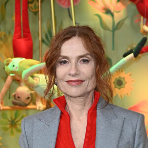 Isabelle Huppert lors de l'inauguration des vitrines de Noël du Grand Magasin Printemps Haussmann à Paris, France, le 9 novembre 2022. © Coadic Guirec/Bestimage 