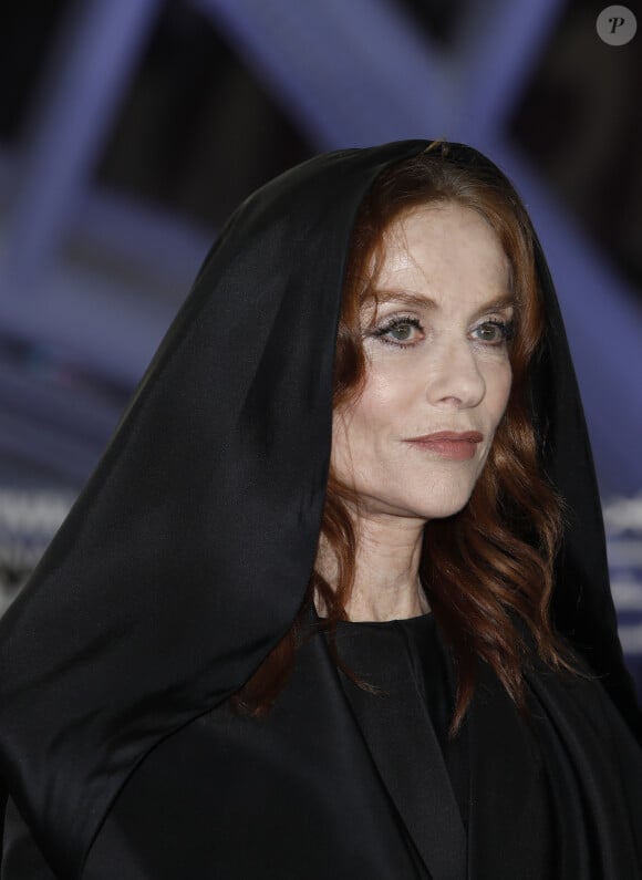 Isabelle Huppert au photocall lors de la 19ème édition du festival international du film de Marrakech le 14 novembre 2022. © Denis Guignebourg / Bestimage 