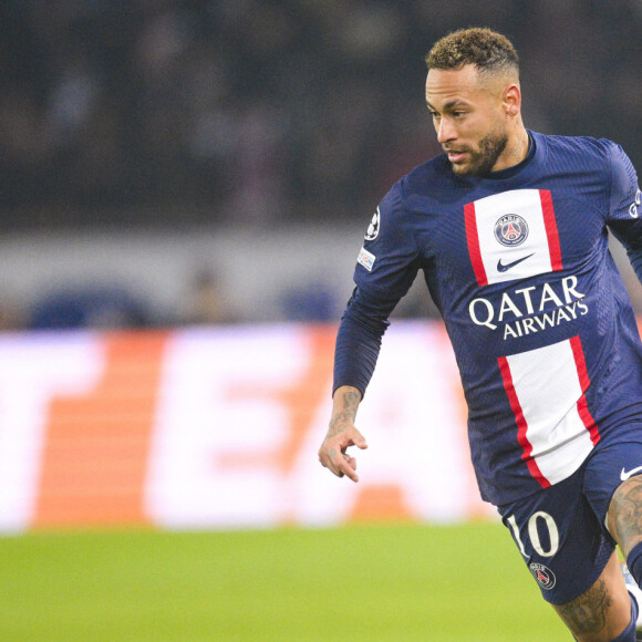 Cerise sur le gâteau, chacune de ses publications sur les réseaux sociaux faisant la promotion de l'Arabie saoudite lui rapportera 500 000 euros !
 
Neymar Jr (PSG) - Match de 8ème de finale aller de la Ligue Des Champions 2023 (LDC) "PSG - Bayern Munich (0-1)" au Parc Des Princes, le 14 février 2023.