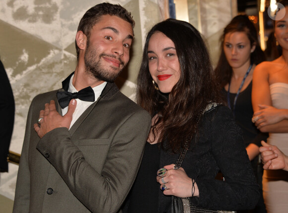 Marwan Berreni et Coline D'Inca (Plus Belle La Vie) - Personnalités lors de la 10ème cérémonie des Globes de Cristal au Lido à Paris, le 13 avril 2015. 