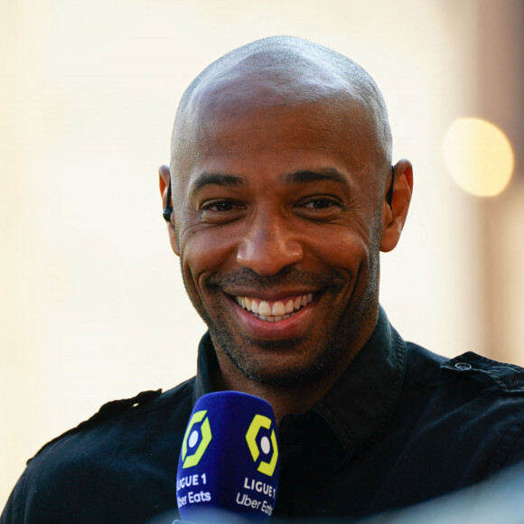 Thierry Henry (consultant Prime Video) - Match de football en ligue 1 Uber Eats AS Monaco - Rennes (1-1) au Stade Louis II à Monaco le 13 Août 2022. © Norbert Scanella / Panoramic / Bestimage