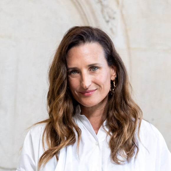 Avec sa fille Anna, elle a encore un peu le temps puisque la petite n'a que 8 ans.
Camille Cottin au photocall du défilé de mode Christian Dior collection Haute Couture Automne/Hiver 2023/24 lors de la Fashion Week de Paris (PFW), à Paris, France, le 3 juillet 2023. © Borde-Rindoff/Bestimage 