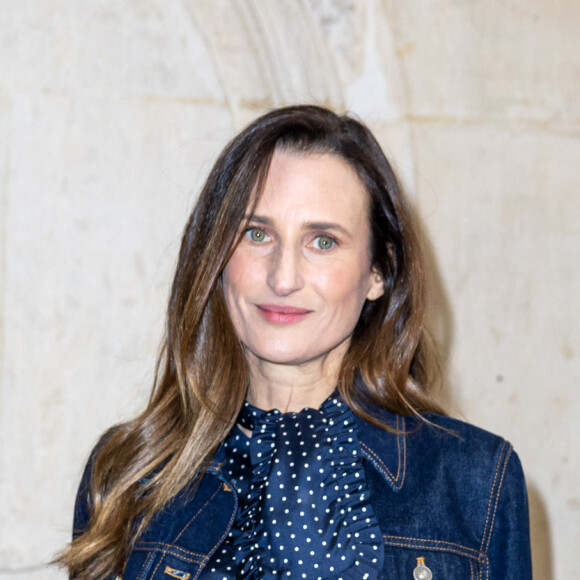 Un défi, alors que sa carrière décolle.
Camille Cottin - Photocall au défilé de mode Haute-Couture Christian Dior au musée Rodin lors de la Fashion Week Printemps-été 2023 de Paris, France, le 23 janvier 2023. © Olivier Borde/Bestimage 