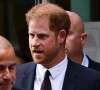 Et Harry passera bientôt par Londres.
Le prince Harry, duc de Sussex, à la sortie de la la Haute Cour de Londres pour témoigner contre un tabloïd accusé de piratage de messageries téléphoniques. C'est la première apparition d'un membre de la famille royale à la barre en plus d'un siècle, à Londres, Royaume Uni, le 6 juin 2023. 