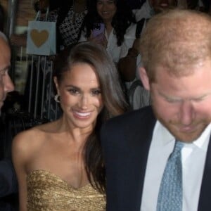 Le prince Harry, duc de Sussex et Meghan Markle, duchesse de Sussex, et sa mère Doria Ragland, à la sortie de la cérémonie des "Women of Vision Awards" au Ziegfeld Theatre à New York, le 16 mai 2023. 