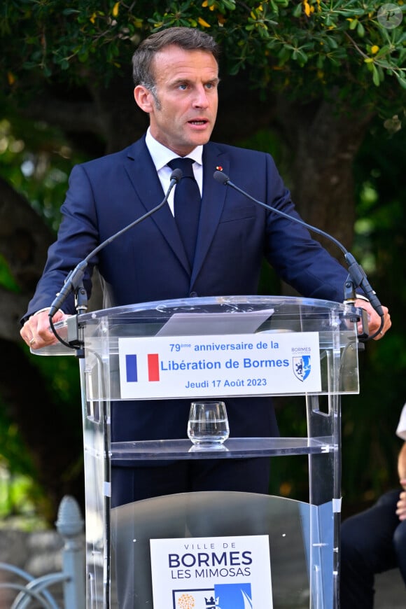 Emmanuel Macron fera sa rentrée mercredi 23 août 2023 avec un conseil des ministres à l'Elysée
Le président Emmanuel Macron et sa femme Brigitte assistent à la cérémonie du 79ème anniversaire de la libération de la ville de Bormes-les-Mimosas le 17 août 2023. © Philippe Magoni / Pool / Bestimage 