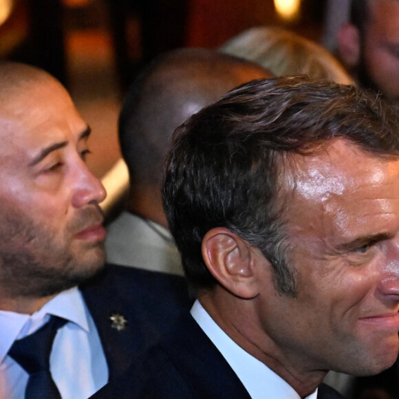 Bain de foule - Le président Emmanuel Macron et sa femme Brigitte assistent à la cérémonie du 79ème anniversaire de la libération de la ville de Bormes-les-Mimosas le 17 août 2023. © Philippe Magoni / Pool / Bestimage 