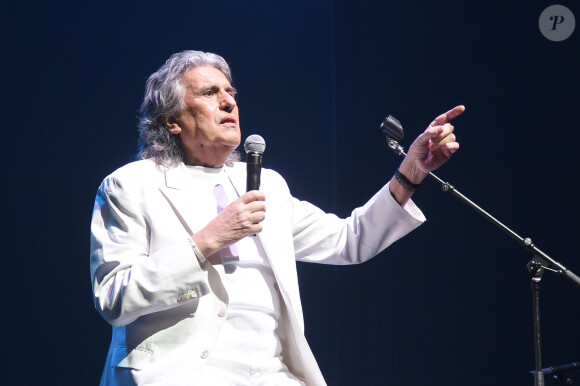 Puis "En chantant" pour Michel Sardou en 1978.
Exclusif - Toto Cutugno en concert exceptionnel à l'Olympia à Paris le 17 décembre 2018. © Coadic Guirec/Bestimage 