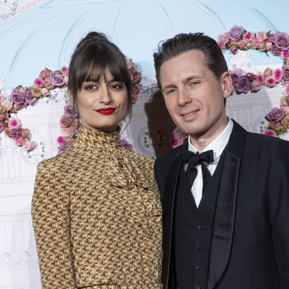 Le papa est Alex Kapranos.
Clara Luciani et son compagnon Alex Kapranos - Photocall du 40ème Gala de Charité AROP (Association pour le Rayonnement de l'Opéra de Paris) à l'Opera Garnier à Paris le 27 février 2020. © Pierre Perusseau/Bestimage