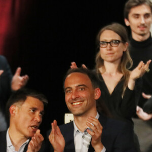 Raphaël Glucksmann lors d'un meeting dans le cadre de la campagne pour les élections européennes à Bordeaux le 2 mai 2019. Olivier Faure, premier secrétaire du parti socialiste participe lui aussi à ce meeting. © Patrick Bernard / Bestimage