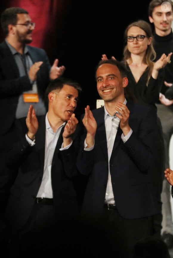 Raphaël Glucksmann lors d'un meeting dans le cadre de la campagne pour les élections européennes à Bordeaux le 2 mai 2019. Olivier Faure, premier secrétaire du parti socialiste participe lui aussi à ce meeting. © Patrick Bernard / Bestimage