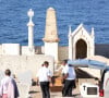 Les obsèques se sont déroulées au cimetière marin de Saint-Tropez.
Exclusif - Le cercueil arrive au cimetière marin lors des obsèques du marchand d'art et commissaire priseur Pierre Cornette de Saint-Cyr en l'église Notre-Dame-de-l'Assomption et au cimetière marin de Saint-Tropez, Côte d'Azur, France, le 25 août 2023.