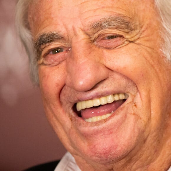 Jean-Paul Belmondo reçoit un Gant d'Or d'Honneur lors de la cérémonie des Gants d'Or à Bruxelles le 18 octobre 2019. ©Alain Rolland / Imagebuzz/ Bestimage