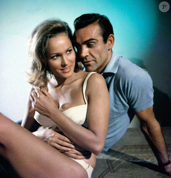 Archives - Ursula Andress et Sean Connery sur le tournage du film "Dr. No" (1962)
