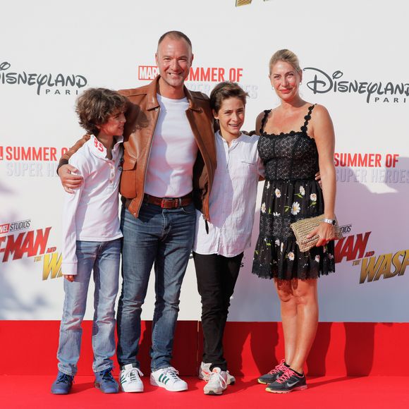 Le 28 août 2023 sur Instagram, le père de famille a mis en avant ses deux grands garçons.
Alexandre Devoise en famille - Avant-première européenne du film "Ant-man et la guêpe" à Disneyland Paris à Marne-la-Vallée, le 14 juillet 2018 © CVS/Bestimage 