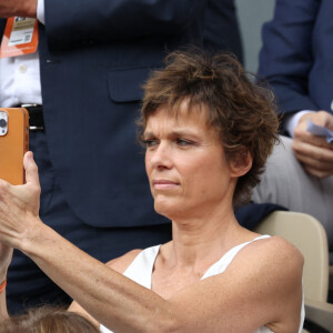 Anne Le Nen et sa femme Muriel Robin dans les tribunes lors des Internationaux de France de Tennis de Roland Garros 2022. Paris, le 5 juin 2022. 