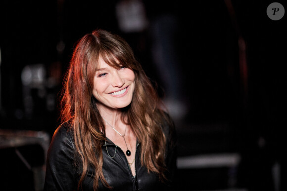 De nombreux artistes accompagneront le musicien sur scène durant cet immense concert
Exclusif - Carla Bruni-Sarkozy - Backstage - Enregistrement de l'émission "Avec Florent, tout le monde ELA" à La Seine Musicale à Paris, diffusée le 1er septembre à 21h10 sur TF1 © Cyril Moreau-Dominique Jacovides / Bestimage 