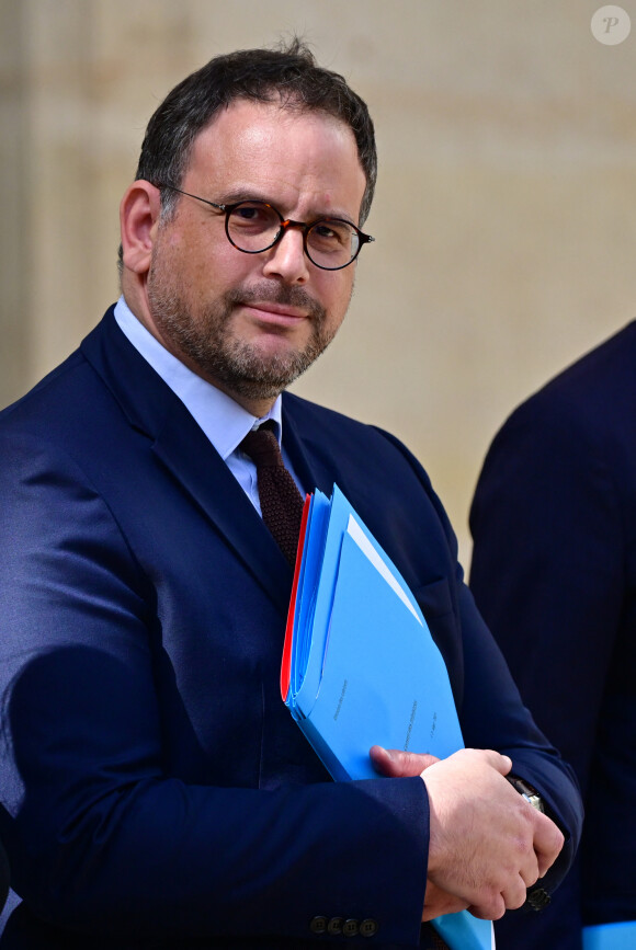 Il va donc pouvoir conseiller Elisabeth Borne, qu'il connaît depuis longtemps.
Aurélien Rousseau, Ministre de la Santé et de la Prévention de France - Conseil des ministres de rentrée au palais de l'Elysée à Paris.