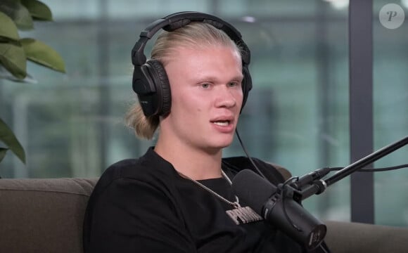 Le footballeur norvégien vient de faire une petite confidence sur ses habitudes

Erling Haaland lors du podcast avec Logan Paul.