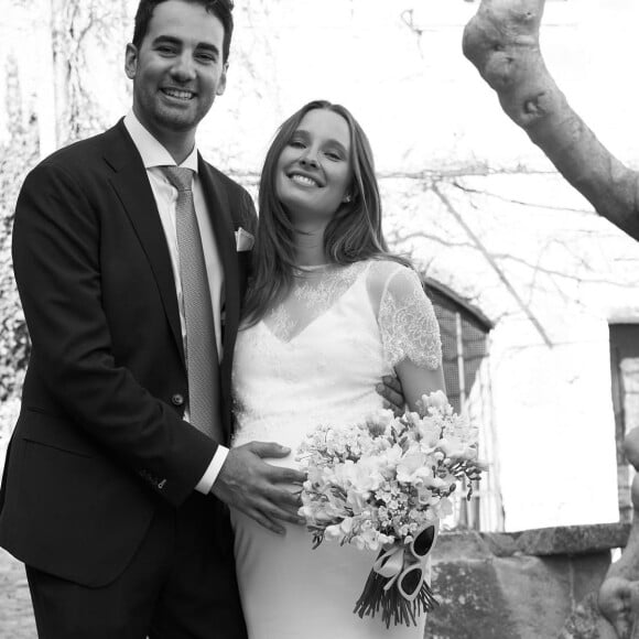 Photos du premier mariage d'Ilona Smet, avril 2022.