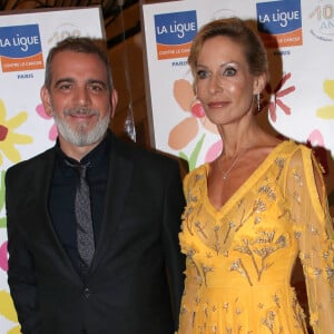 Rebecca Hampton est incontournable sur le petit écran ! En véritable couteau suisse, elle s'illustre aussi bien dans des émissions, sur les planches et dans d'innombrables fictions.
Rebecca Hampton et son nouveau compagnon Vincent Azé - 28ème Gala de l'Espoir au profit de la Ligue contre le cancer au théâtre des Champs-Elysées à Paris © Bertrand Rindoff / Bestimage