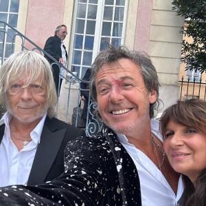 Renaud était présent avec sa compagne Cerise
Jean-Luc Reichmann a partagé plusieurs photos du mariage de Hugues Aufray avec sa femme Murielle sur Instagram le 3 septembre 2023.