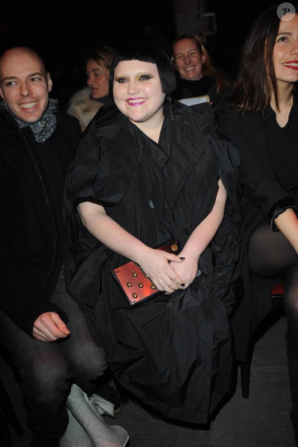 Beth Ditto au défilé Margiela à PAris le 5 mars 2010
