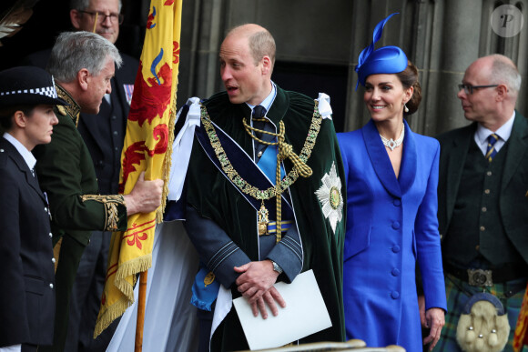 Le prince William et sa femme Kate Middleton quittent la cathédrale Saint Giles à Edimbourg après le couronnement écossais de Charles III et de la reine Camilla. 5 juillet 2023.