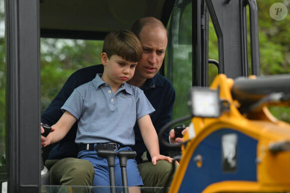 Le prince William, prince de Galles, Le prince Louis de Galles - Le prince et la princesse de Galles, accompagnés de leurs enfants, participent à la journée du bénévolat "Big Help Out" à Slough, le 8 mai 2023.