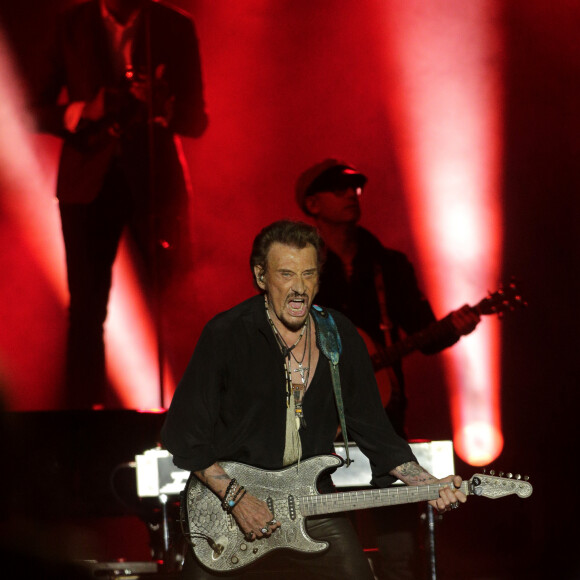 Exclusif - Johnny Hallyday en concert au Vélodrome à Arcachon, où 8500 personnes sont venues l'acclamer. Le 19 juillet 2016 © Patrick Bernard-Thibaud Moritz / Bestimage 
