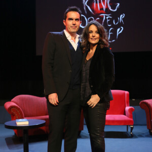 Maxime Chattam et sa femme Faustine Bollaert - Paris, le 16 11 2013 - Débat avec Stephen King au Grand Rex 