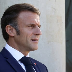 Le président Emmanuel Macron accueille James Marape, Premier ministre de Papouasie-Nouvelle-Guinée, au palais de l'Elysée à Paris le 8 septembre 2023. © Stéphane Lemouton / Bestimage 