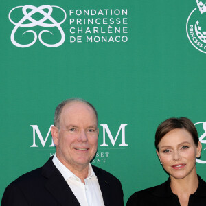 Le prince Albert II de Monaco et la princesse Charlene lors du 19ème trou de golf de la Princess of Monaco Cup 2023 dans les Jardins des Boulingrins (Allée descendante), Place du Casino à Monaco le 6 septembre 2023. © Claudia Albuquerque / Bestimage 