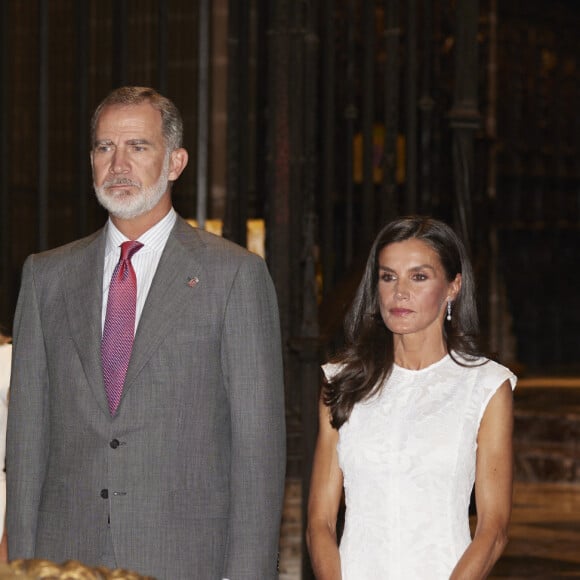 Le couple royal a repris ses devoirs royaux et pas qu'une peu ! 
Le roi Felipe VI et la reine Letizia d'Espagne, visitent la cathédrale et l'hôtel de ville de Pampelune pour célébrer le 6ème centenaire du privilège de l'Union à Pampelune, Navarre, Espagne.