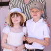 Albert et Charlène de Monaco fiers pour la rentrée des classes de Jacques et Gabriella, jumeaux souriants en uniforme