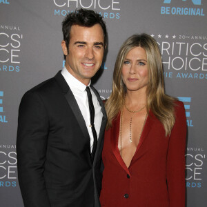 Depuis, Justin Theroux semble avoir jeté son dévolu sur une autre actice.
Jennifer Aniston et son fiancé Justin Theroux - La 20ème soirée annuelle des "Critics Choice Movie Awards" à Hollywood, le 15 janvier 2015.