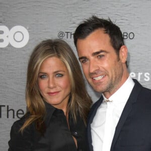Justin Theroux et sa fiancée Jennifer Aniston - Première du film "The Leftovers" au NYU Skirball Center à New York. Le 23 juin 2014