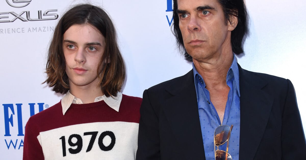 Nick Cave revient sur la mort « douloureuse » de ses deux fils, âgés de 15 et 31 ans, après des années de silence