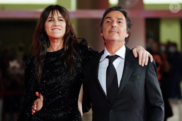 Charlotte Gainsbourg, Yvan Attal à la première de "Les Choses Humaines" au 78ème Festival International du Film de Venise (Mostra), le 9 septembre 2021.