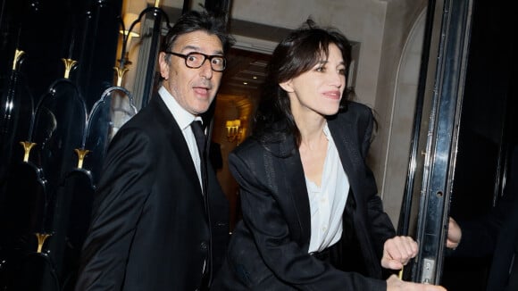 "Tu te fous de ma gueule !" : Charlotte Gainsbourg et Yvan Attal brouillés à cause de problèmes d'argent, un projet fou annulé