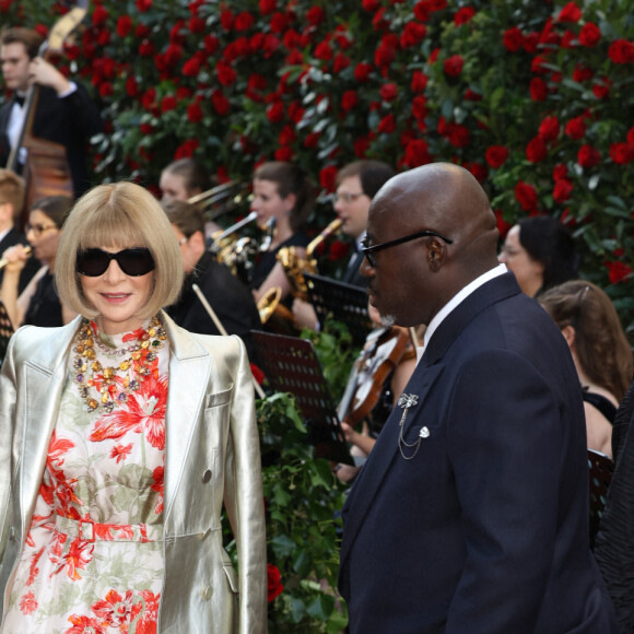 Anna Wintour - Tapis rouge du Vogue World Londres au théâtre Royal Drury Lane. Le 14 septembre 2023.