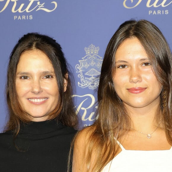 Parmi la liste d'invités cinq étoiles, on retrouve notamment la divine Virginie Ledoyen.
Virginie Ledoyen et sa fille Lila - Photocall des 125 ans du Ritz à Paris. Le 14 septembre 2023. © Coadic Guirec / Bestimage